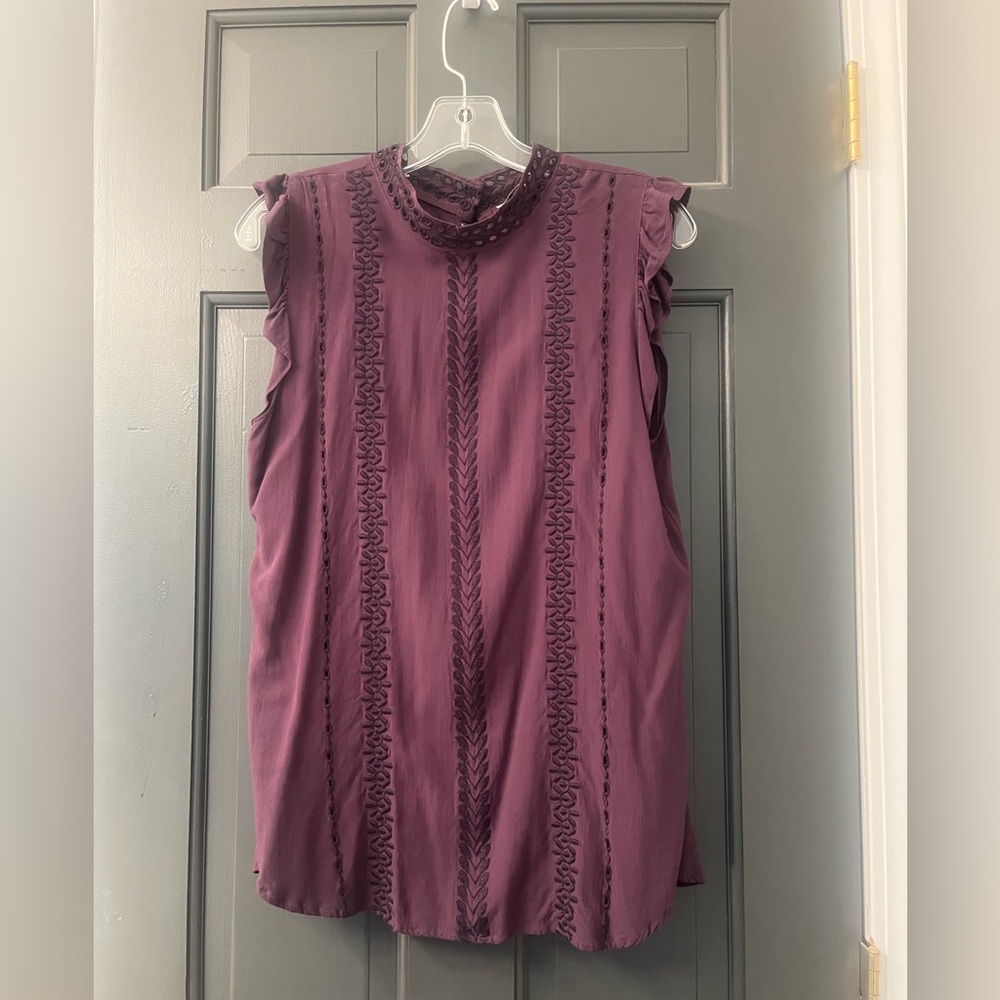 Sleeveless Lace-Trim Mock Neck Top - Plum